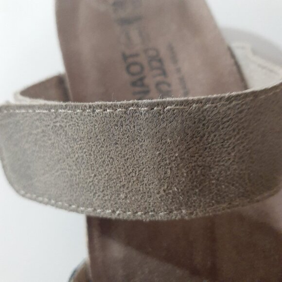 Beautiful Naot leather strap adjustable sandals - Picture 11 of 11